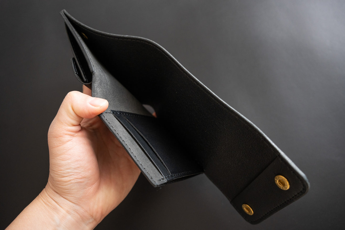 【一点物】ノーブル オールブラック カードポケット増量