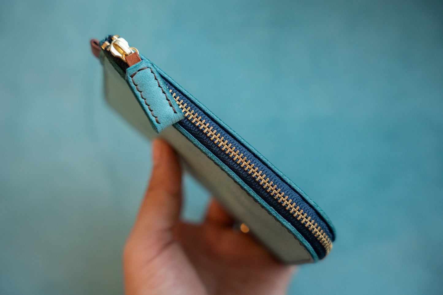 【一点物】L字ファスナー スリム財布 アイスブルー