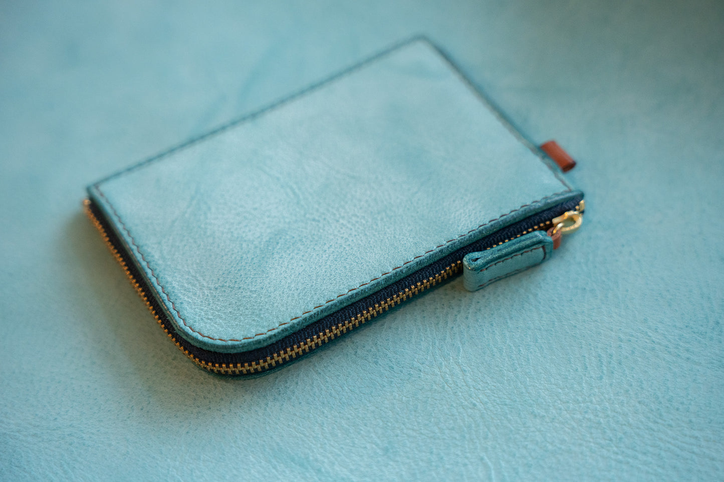 【一点物】L字ファスナー スリム財布 アイスブルー