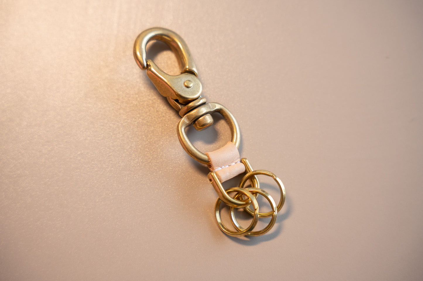 【一点物】真鍮カラビナキーホルダー ナチュラル